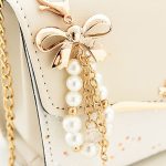 Wholesale Women Cute Style Sequins Imitation Pearl Decoration Crossbody Bag - Image 5