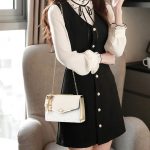 Wholesale Women Cute Style Sequins Imitation Pearl Decoration Crossbody Bag - Image 7