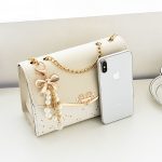 Wholesale Women Cute Style Sequins Imitation Pearl Decoration Crossbody Bag - Image 2