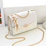 Wholesale Women Cute Style Sequins Imitation Pearl Decoration Crossbody Bag - Image 10