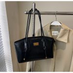 Wholesale Women Fashion Solid Color Large Capacity Oil Leather Shoulder Bag - Image 3
