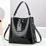 Wholesale Women Fashion Casual Solid Color Crocodile Pattern Large Capacity Handbag - Image 5