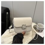 Wholesale Women Fashion Casual Small Square Chain Crossbody Bag - Image 6