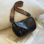 Wholesale Women Fashion Retro Simple Solid Color Crossbody Bag - Image 6