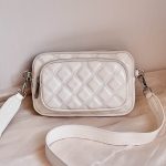 Wholesale Women Fashion Casual Solid Color Rhomboid Chain Crossbody Bag - Image 6