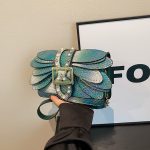 Wholesale Women Fashion Retro Snake Pattern Petal Chain Shoulder Bag