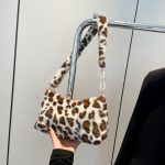 Wholesale Autumn And Winter Women Fashion Casual Plush Shoulder Bag - Image 5