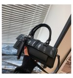 Fashionable Solid Color Shoulder Bag - Image 6