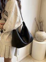 Wholesale Simple Solid Color Large Capacity Chain Shoulder Bag - Image 5