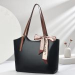 Wholesale Women Vintage Oil Waxed Leather Simple Tote Bags - Image 3