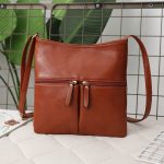 Wholesale Simple Fashion Large Capacity Crossbody Bag - Image 7
