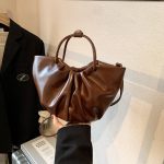 Wholesale Women Fashion Retro Solid Color Oil Wax Leather Pleated Handbag - Image 5