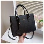 Wholesale Women Fashion Square Rhomboid Large Capacity Handle Shoulder Bag - Image 7