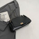 Women Fashion Retro Casual Solid Color Chain Shoulder Bag - Image 7
