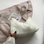 Wholesale Autumn And Winter Women Fashion Casual Solid Color Plush Shoulder Bag - Image 7