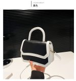 Wholesale Simple Contrast Flip-On Shoulder Bag - Image 7