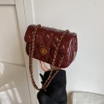 Wholesale Women Fashion Retro Oil Wax Leather Rhombic Shoulder Bag - Image 6