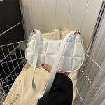 Wholesale Women'S Solid Color Simple Shoulder Bag - Image 7