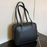 Wholesale Women Solid Color Large Capacity Shoulder Bag - Image 7