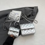 Wholesale Women Fashion Casual Solid Color Rhomboid Chain Crossbody Bag - Image 8