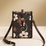 Wholesale Women Fashion Casual Woven Printed Crossbody Bag - Image 7