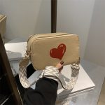 Wholesale Fashion Heart Print Wide Strap Crossbody Bag - Image 8