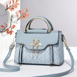 Wholesale Women Fashion Letter Printed Metal Buckle Zipper Handbag - Image 4