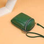 Wholesale Women Fashion Solid Color Leather Zipper Crossbody Bag - Image 5