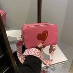 Wholesale Fashion Heart Print Wide Strap Crossbody Bag - Image 9