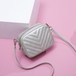 Wholesale Women Fashion Casaul Simple Solid Color Rhomboid Crossbody Bag - Image 7