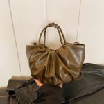 Wholesale Women Fashion Retro Solid Color Oil Wax Leather Pleated Handbag - Image 7