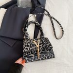 Wholesale Women Fashion Casual Retro Leopard "V" Buckle Square Shoulder Bag - Image 9
