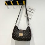 Wholesale Women Fashion Print Lock Square Shoulder Bag - Image 9
