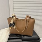 Fashion Large Capacity Casual R Tote Bag - Image 9
