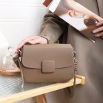 Wholesale Women Fashionable Design Sense Messenger High-End Shoulder Leather Underarm Bag - Image 9