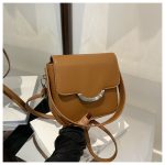 Wholesale Women Fashion Versatile Square Solid Color Saddle Shoulder Bag