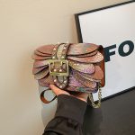 Wholesale Women Fashion Retro Snake Pattern Petal Chain Shoulder Bag - Image 9