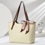 Wholesale Women Vintage Oil Waxed Leather Simple Tote Bags - Image 7