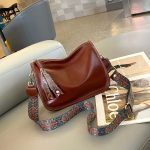 Wholesale Women Vintage Fashion Waxed Genuine Leather Shoulder Bag - Image 10