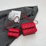 Wholesale Women Fashion Casual Solid Color Rhomboid Chain Crossbody Bag - Image 10