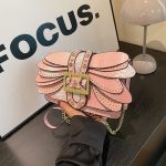 Wholesale Women Fashion Retro Snake Pattern Petal Chain Shoulder Bag - Image 10