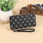 Wholesale Women Simple Fashion Vintage Letter Printing Zipper Long Purses - Image 11