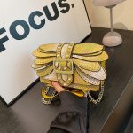 Wholesale Women Fashion Retro Snake Pattern Petal Chain Shoulder Bag - Image 11