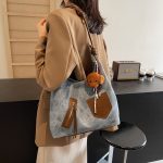 Wholesale Women Fashion Casual Retro Large Capacity Pendant Tote Bag - Image 8
