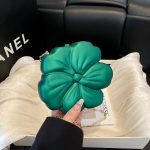 Wholesale Cool Creative Acrylic Women Crossbody Metal Chain Party Bag - Image 12