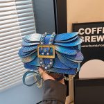 Wholesale Women Fashion Retro Snake Pattern Petal Chain Shoulder Bag - Image 12