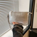 Wholesale Vintage Simple Solid Color Chain Crossbody Bag