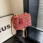 Wholesale Women Fashion Elegant Woolen Chain Zipper Crossbody Bag