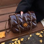 Wholesale Women Fashion Retro Oil Wax Leather Rhombic Shoulder Bag - Image 2