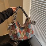 Wholesale Women Fashion Casual Contrast Color Printed Large-Capacity Shoulder Bag - Image 2